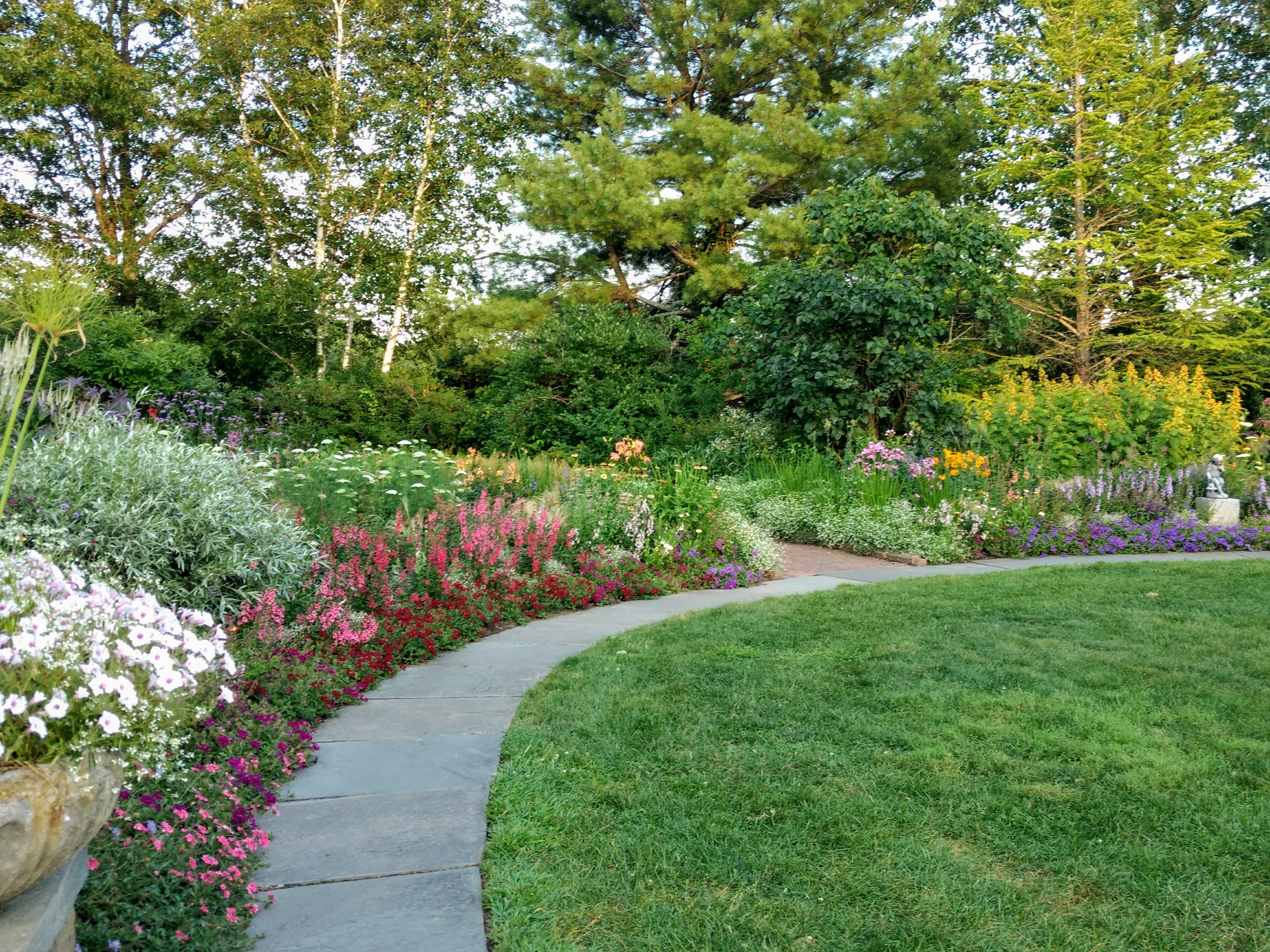 Благоустройство участка частного дома в Новочебоксарске и Чувашской Республике